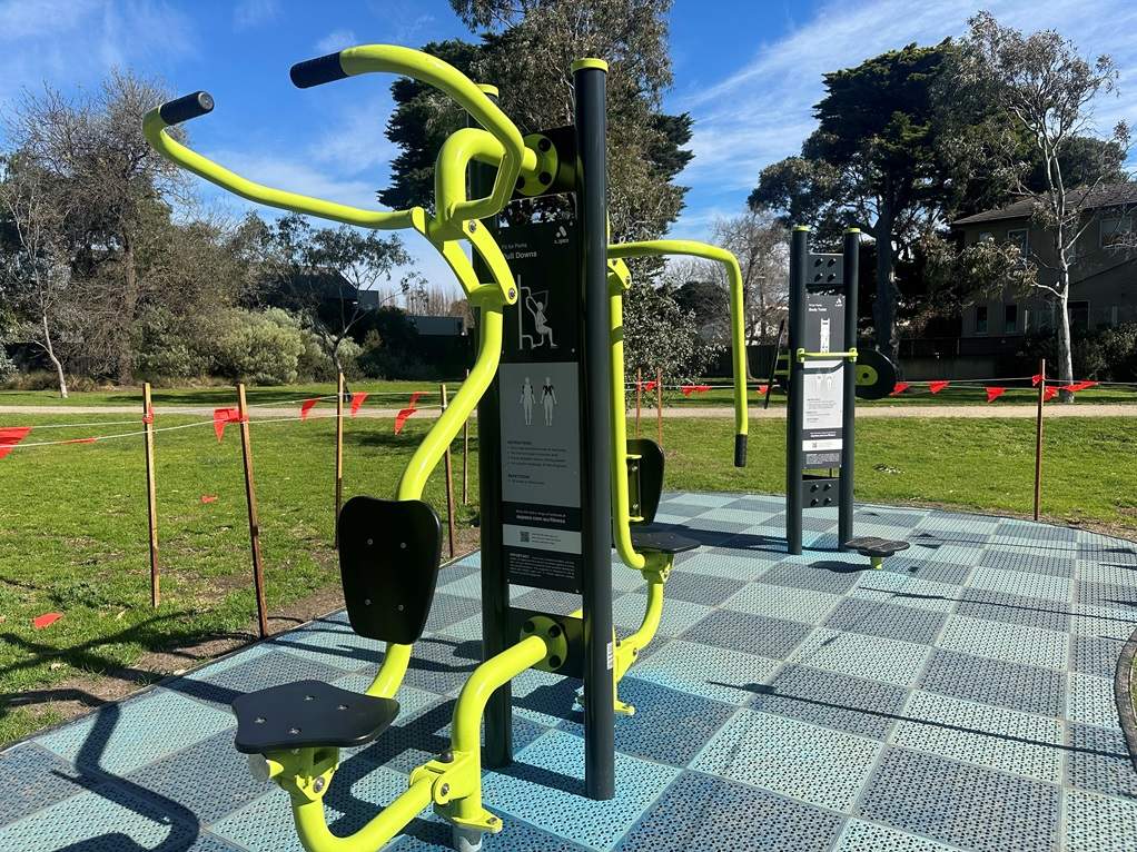 Image of fitness equipment at Elsternwick Park South